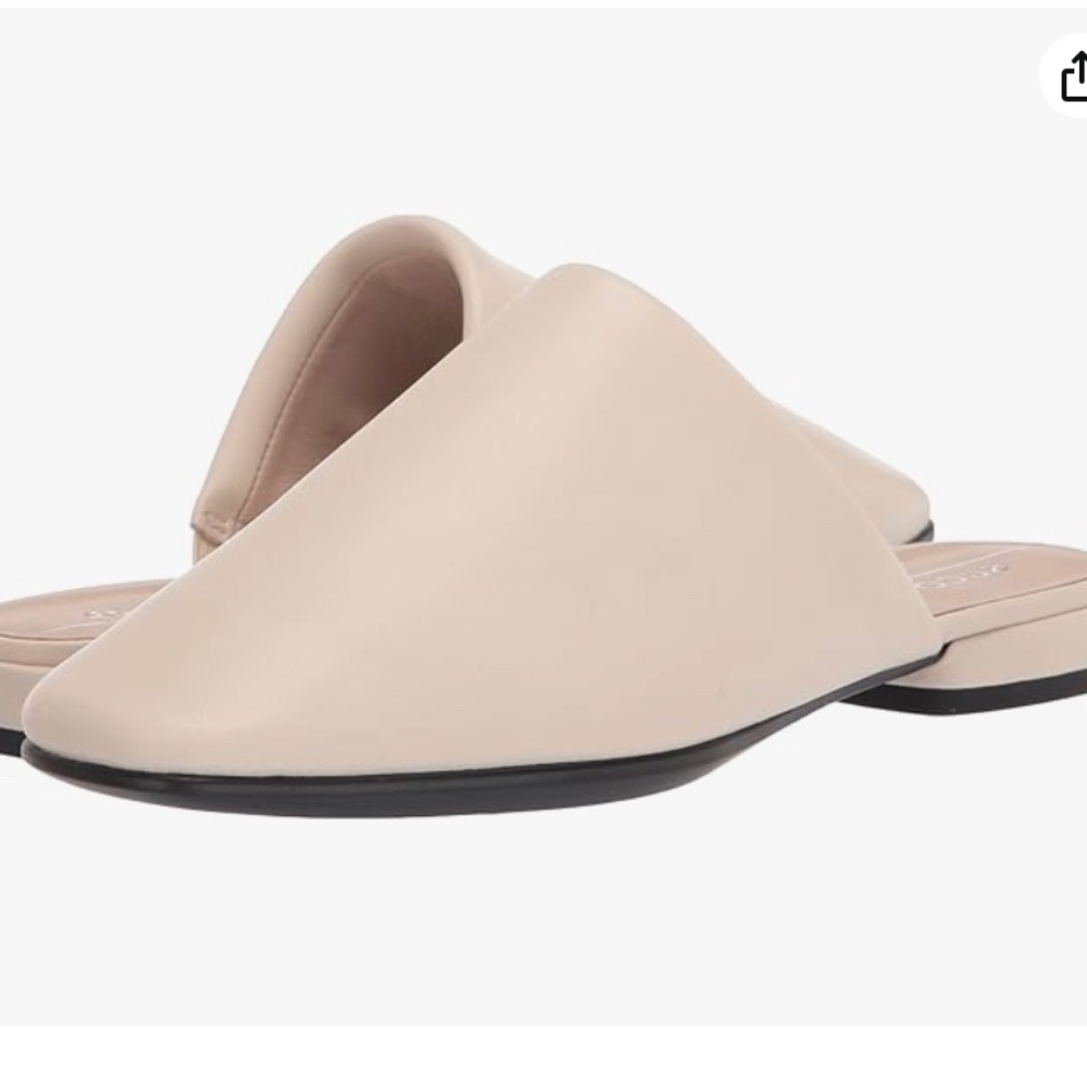 BEAUTIFUL ECCO ANINE CREAM LEATHER MULES!